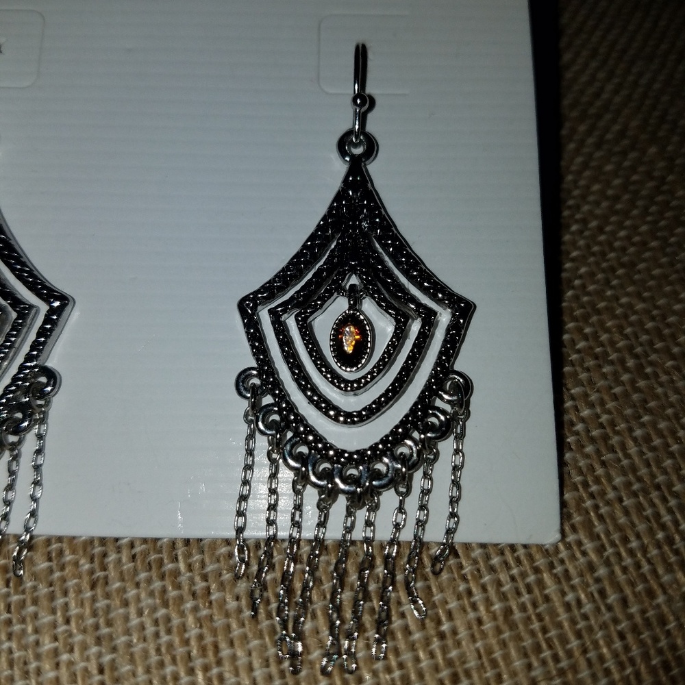 LIA SOPHIA - "GAZELLE" earrings, garnet colored - Picture 4 of 5
